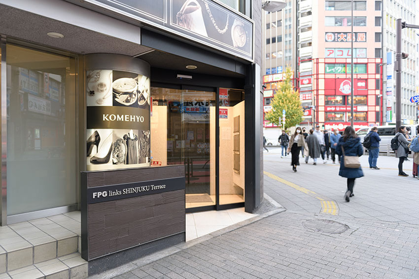 新宿南口矯正歯科入口
